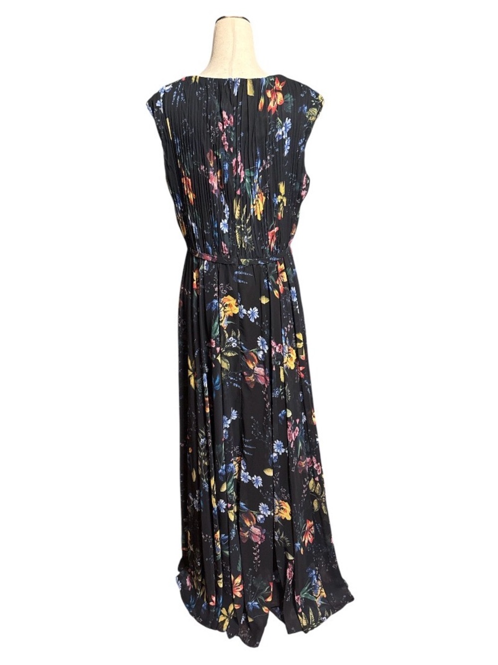 Mac Duggal Pleated Floral A-line Evening Gown - Picture 4 of 5